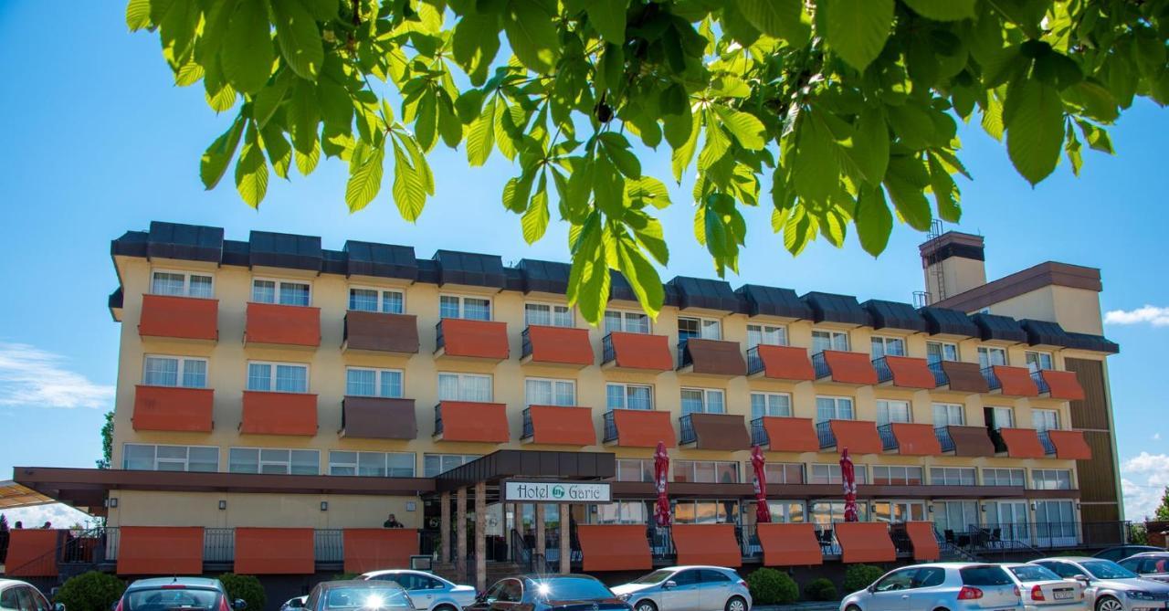 Hotel Garic Garesnica Exteriör bild