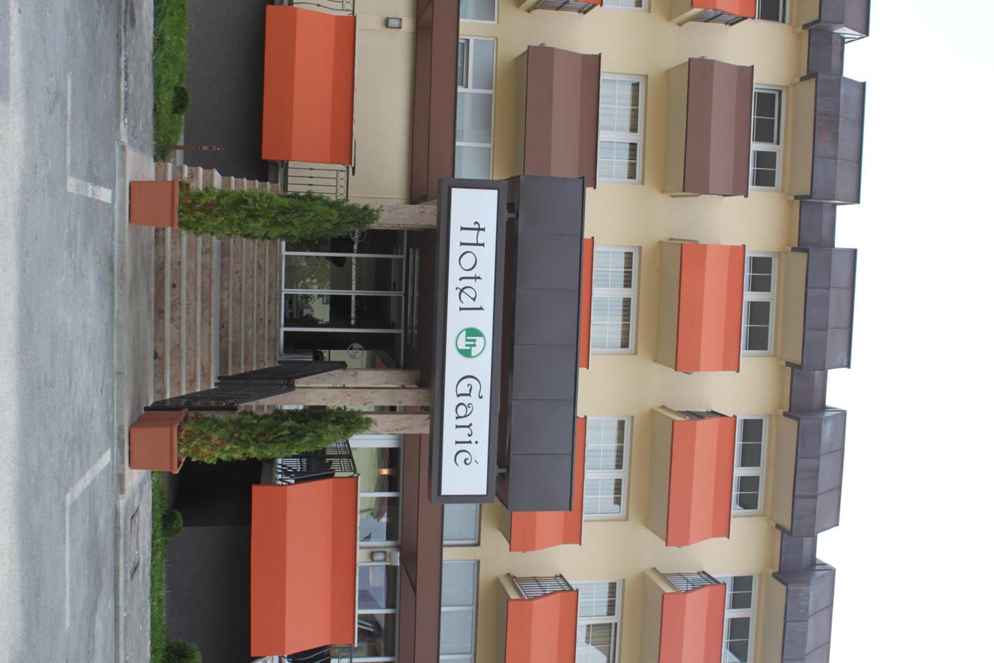 Hotel Garic Garesnica Exteriör bild