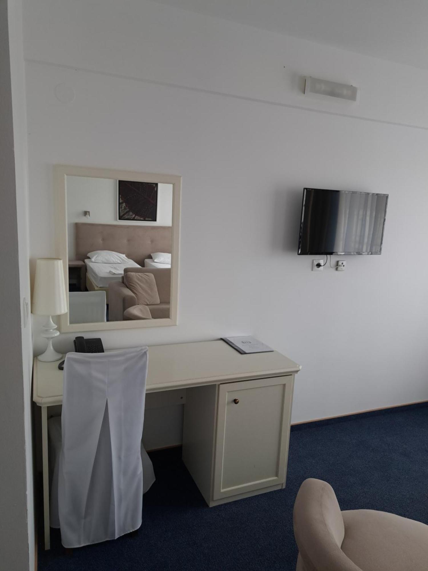 Hotel Garic Garesnica Exteriör bild