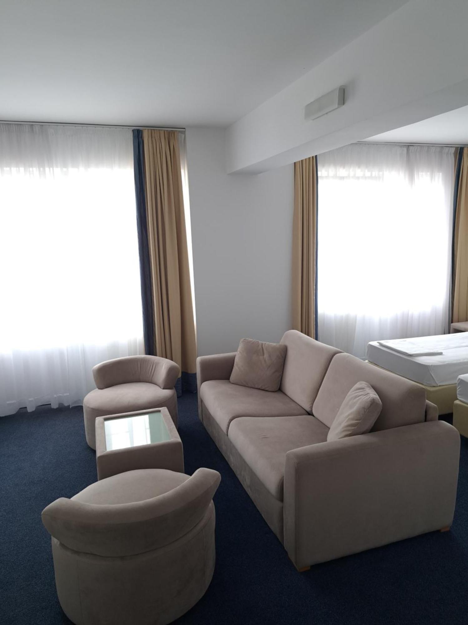 Hotel Garic Garesnica Exteriör bild